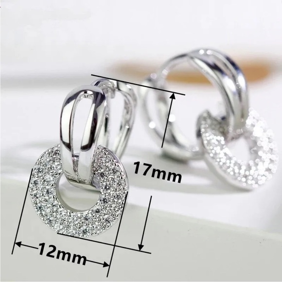 New Sterling Silver Sim. Diamond Earrings - Picture 3 of 3